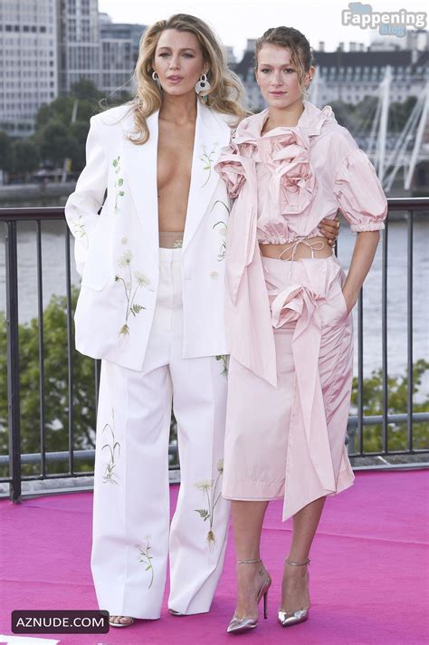 Blake Lively Sexy Flaunts Her Hot Boobs At It Ends With Us Event In