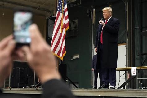 Donald Trump Arrasa En Los Caucus De Iowa