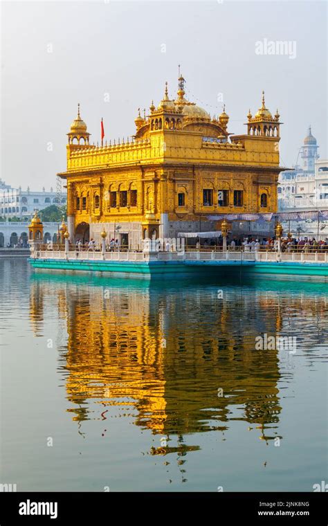 harmandir sahib, golden temple Stock Photo - Alamy