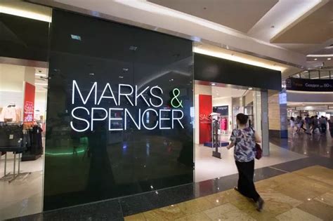 M&S shoppers 'obsessed' with £51 skirt and top outfit that's 'simply ...