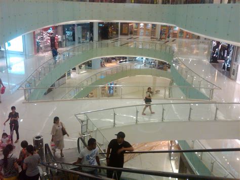 TAKJUB INDONESIA: MALL CIPUTRA WORLD, SURABAYA