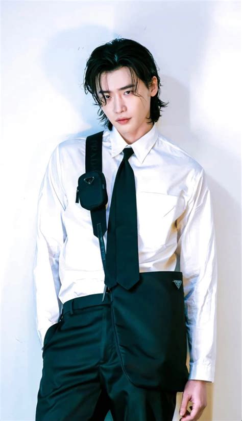 Lee Jong Suk Smoking
