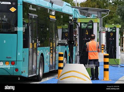 PRODUCCIÓN 24 de julio de 2023 Hesse Frankfurt Main Un e bus se