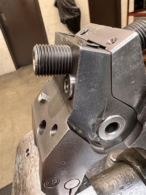Fette Thread Rolling Head Has A Neat Set Screw Locking Mechanism