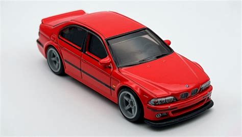 Premium Hot Wheels Bmw M Canyon Warriors Fpy Hkc Red