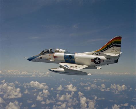 Former US Naval Aviator explains why the A-4 Skyhawk was the most fun ...