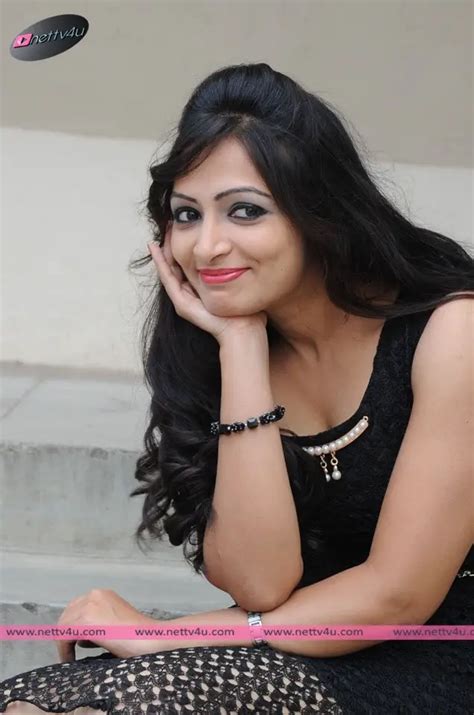 Telugu Actress Priya Vasista Hot Photo Gallery 31115 Galleries HD Images