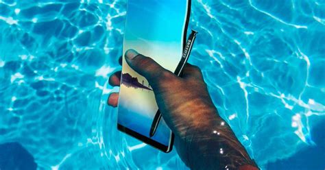 Tips for Taking Photos Underwater with Your Mobile | ITIGIC