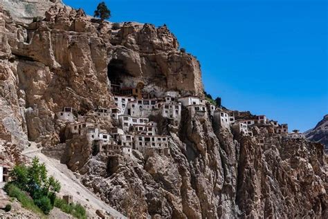 10 Biara Buddha di India yang Sangat Mengagumkan - Keluyuran