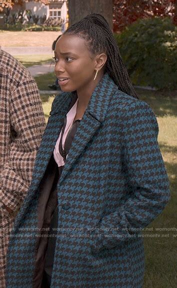 Wornontv Whitneys Long Blue Houndstooth Coat On The Sex Lives Of College Girls Alyah