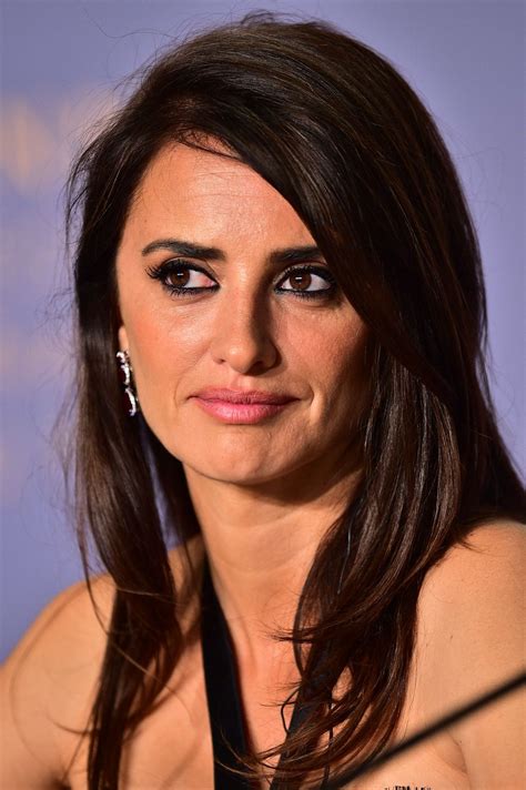 Penelope Cruz Everybody Knows Press Conference At Cannes Film