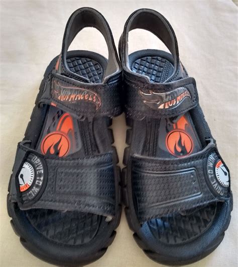 Sandália Hot Wheels Confortável e em Ótimo Estado Calçado Infantil para Meninos Grendene Usado