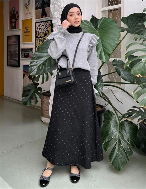 Ootd Hijab Pakai Rok Hitam Ala Meirani Amalia