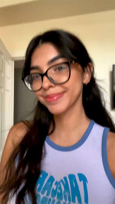 Summer Night Brunette Curtain Bangs Hairstyle Outfit Ideas Girls Night Out City Trip Girl