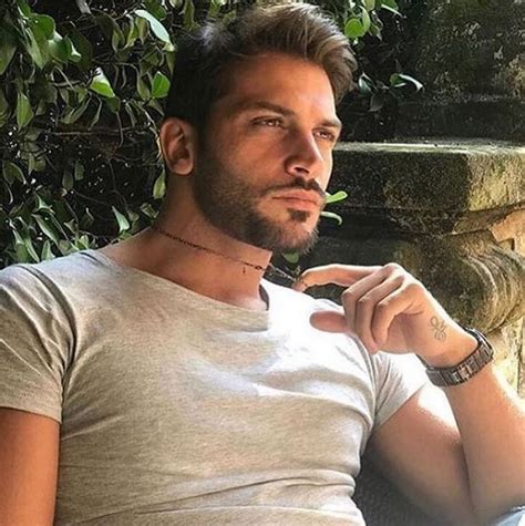 Mariano Catanzaro Smentisce I Flirt Non Sono Gay