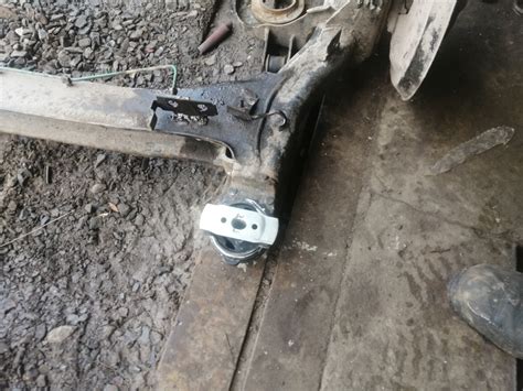 Замена задних сайлентблоков задний балки. — Renault Laguna III, 1,6 л ...