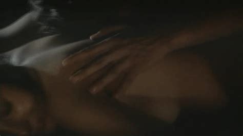 Naked Maria Mancini in Sexuellement vôtre