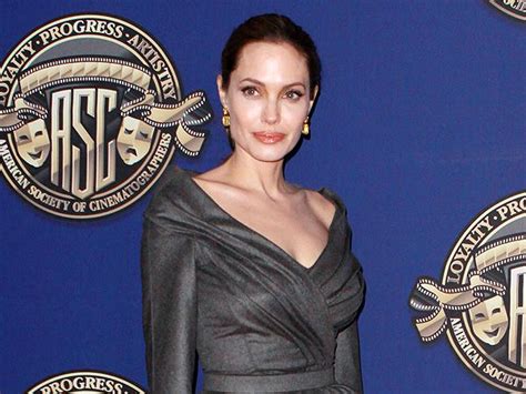 Angelina Jolie Reveals Double Mastectomy | PEOPLE.com