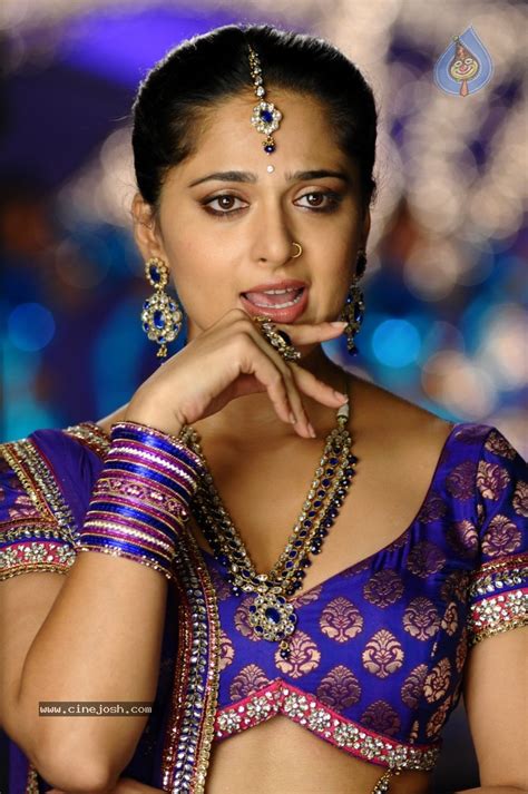 Anushka Latest Hot Stills Photo 32 Of 54