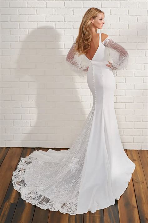Our Favorite Plus Size Wedding Dresses with Sleeves