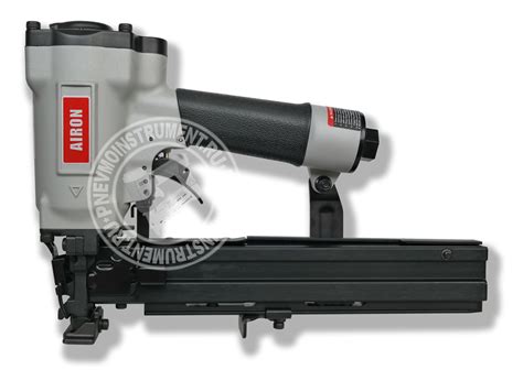 Скобозабивной пневмопистолет AIRON S26/38-B1