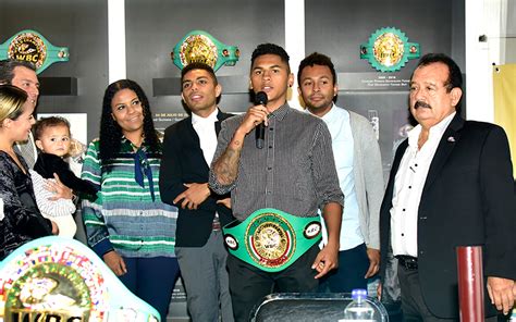 El Nieto Del Gran “mantequilla” Nápoles Gana Su Primer Cinturón Wbc