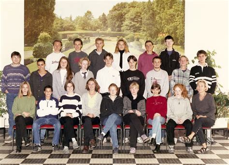 Photo de classe 1ère ES de 1997 Lycée Gay Lussac Copains d avant