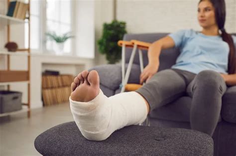 5 Langkah Pertolongan Pertama Pada Patah Tulang Kaki