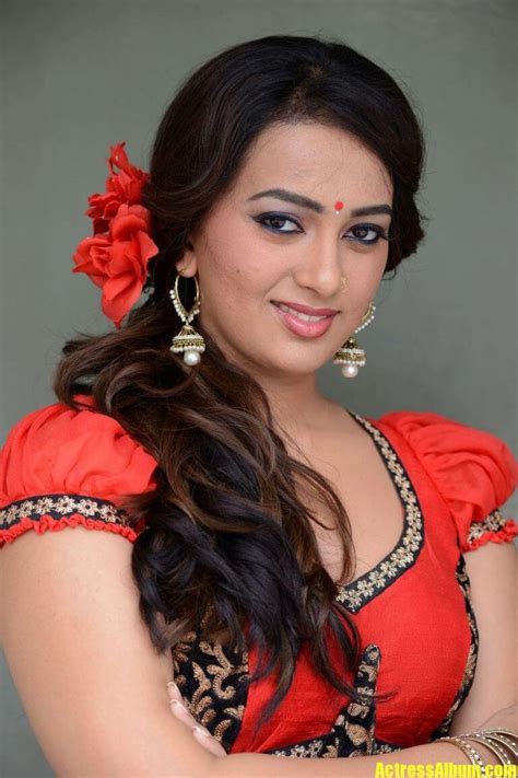 Indian Actress Ester Noronha Hot Navel Photos Actress Album