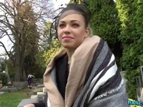 Public Blowjob Before Car Fuck Sex Video