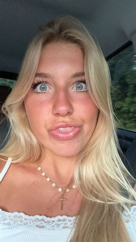 Aniela Leon Anielaleon Nude Leaks OnlyFans Fapellino