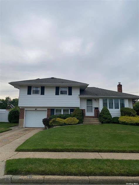 15 Sherman Ave Plainview Ny 11803 Mls 3436680 Coldwell Banker