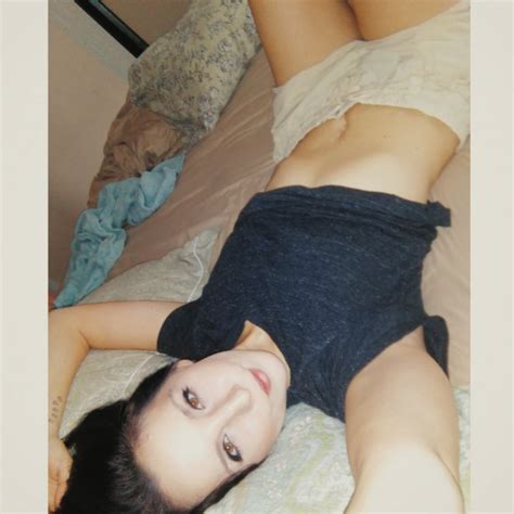 Petite Hazel Eyed Brunette Foto Porno