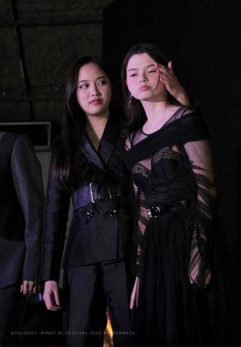 Pin By Sarah On Freenbecky Cute Lesbian Couples Girly Images Aesthetic Outfits