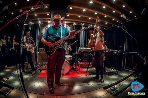 Noche De Surf Y Garage Con Deke Dickerson The Sex Phonics En Barcelona Dirty Rock Magazine