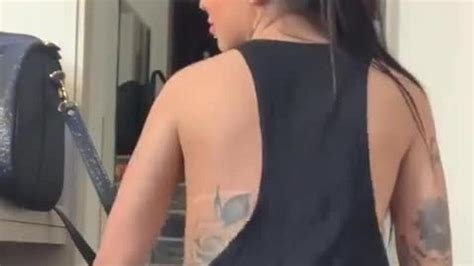 MC MIRELLA GOSTOSA DANÇANDO FUNK SEM SUTIÃ Porn Videos