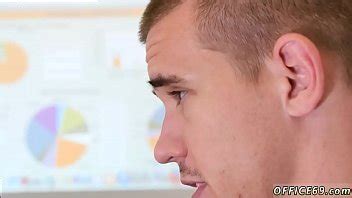 Hombres heterosexuales jóvenes masturbándose juntos vaso gay Viernes