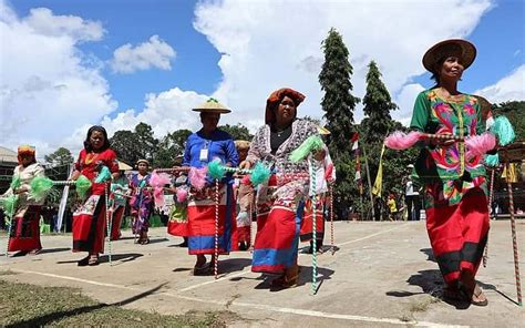 11 Tarian Kalimantan Timur Beserta Gambar Dan Penjelasannya