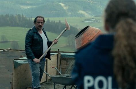 Höllgrund Alles Zur Serie Tv Spielfilm