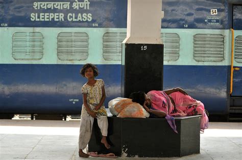 Irctc Latest Update Indian Railways Cancels Total 350 Trains Today