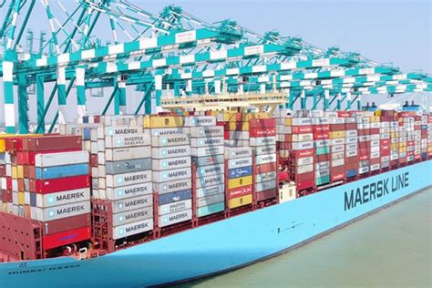 Maersk promete investir bilhões em Suape e vai criar empregos