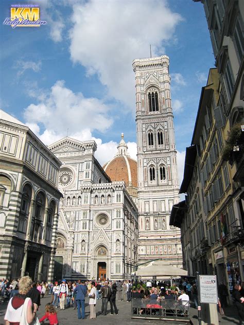 Buxom Milf Slut Kelly Madison Shows Off Her Massive Natural Tits On Vacation Coedcherry