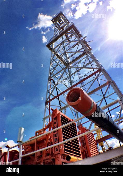 Oil Drilling Derrick Hi Res Stock Photography And Images Alamy
