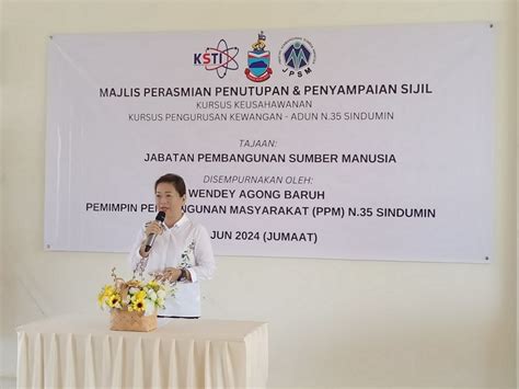 Majlis Penyampaian Sijil Kepada Peserta Kursus Pengurusan Kewangan Bagi