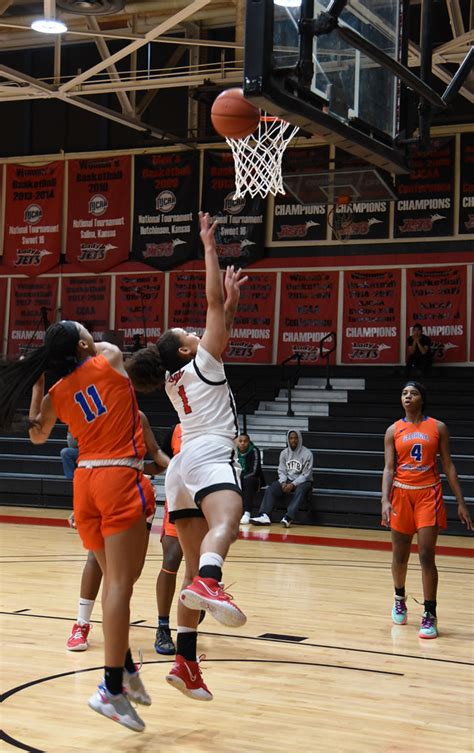 Luana Leite Layup South Georgia Technical College Flickr