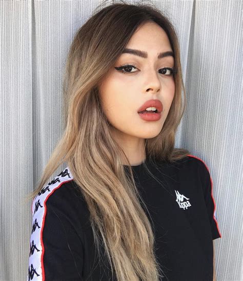 Hot girl châu Á đổi tóc dịp năm mới người cắt mái xinh ngất người xén cả chục centimet tóc