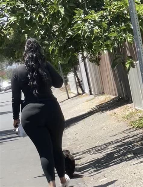 Huge Butt MILF In Leggings Spandex Leggings Yoga Pants Forum