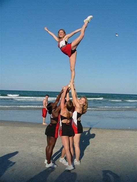 College Cheerleader Cheerleading Stunts Scale Cheer Kyfun Moved From Cheerleading Stunts