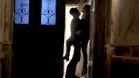 Naked Mary Legault In Life On Top