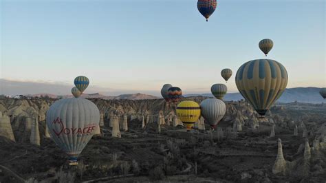 Hot air balloon pilots undergo 300 hours of training in Cappadocia Türkiye News